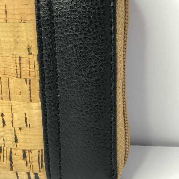 Lauren Ralph Lauren Cork and Black Zip Around Wallet Gold Tone Hardware - Picture 3 of 13